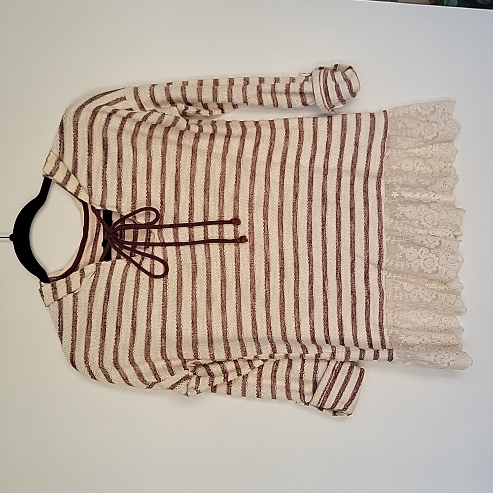 5/30$ Blu Pepper lightweight sweater with lace hem and rolled 3/4 sleeves